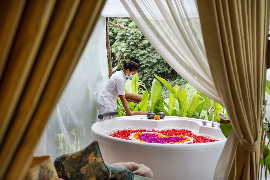 The best floral bath in Ubud at Svaha Spa Kenderan